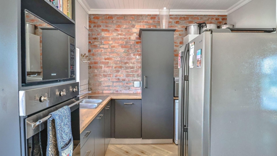 4 Bedroom Property for Sale in De Kelders Western Cape